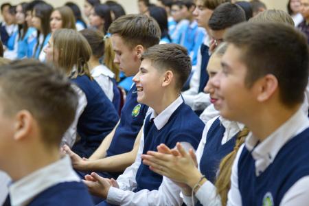 Хакасия приняла делегацию луганских школьников, прибывших в республику по приглашению главы региона Валентина Коновалова