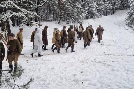 Нижегородские активисты КПРФ и реконструкторы "пленили диверсантов"