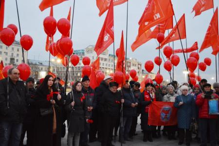 В Алтайском крае прошла массовая торжественная акция в честь 105-летия Великого Октября