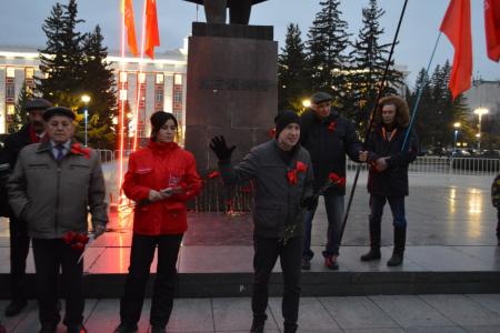 В Алтайском крае прошла массовая торжественная акция в честь 105-летия Великого Октября