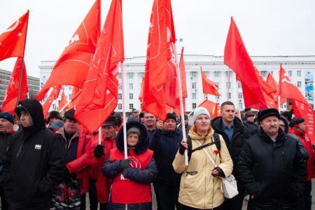 В Ульяновске прошел митинг в честь 105-летия Октябрьской революции