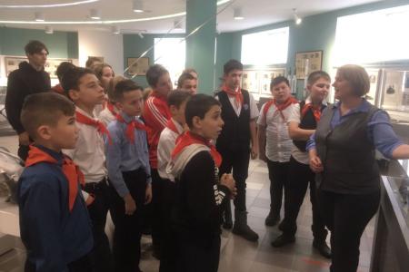 Алтайский крайком КПРФ организовал для пионеров «космическое путешествие» на малую Родину космонавта Германа Титова