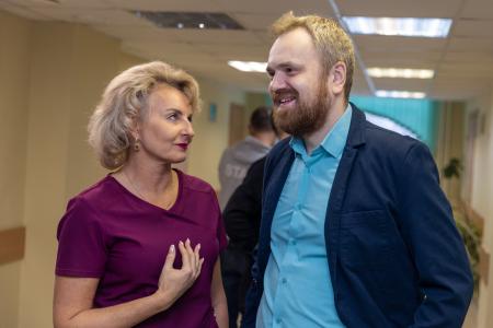 Екатеринбург. Депутат от КПРФ Роман Ступников помог обустроить кабинеты в городской больнице