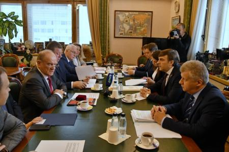 Депутаты фракции КПРФ в Госдуме провели встречу с министром просвещения РФ С.С. Кравцовым
