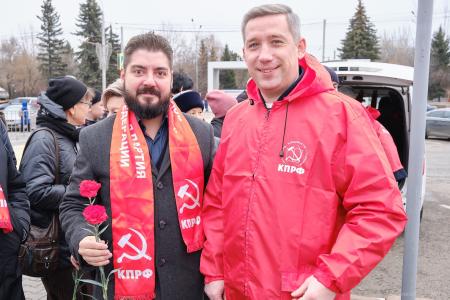 Коммунисты КПРФ в Красноярском крае встретили 105-ю годовщину Октября