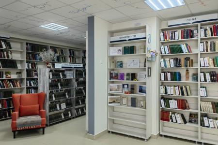 Рязань. Депутаты-коммунисты поздравили коллектив библиотеки