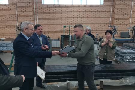 Московская область. По поручению депутата КПРФ Александра Наумова состоялось награждение работников предприятий в Кашире
