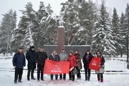 Коммунисты Подмосковья: жить - значит работать!