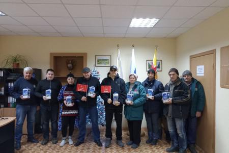 Дети из Запорожской области получили новогодние подарки от КПРФ
