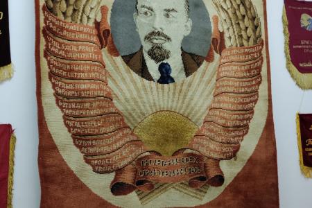 Архангельская область. В Котласе открыли выставку к 100-летию СССР "Серп и молот"