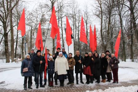 В Великом Новгороде состоялся автопробег, посвящённый 100-летию образования СССР