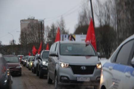 В Великом Новгороде состоялся автопробег, посвящённый 100-летию образования СССР