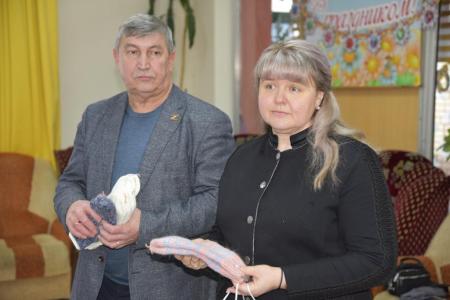 Зампред Мособлдумы, второй секретарь МК КПРФ Константин Черемисов вручил цифровой баян и музыкальное оборудование Лотошинскому Центральному Дому культуры