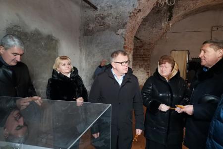 Вопросы патриотизма, здравоохранения, сохранения уникального исторического наследия были рассмотрены на выездном заседании фракции КПРФ в Мособлдуме