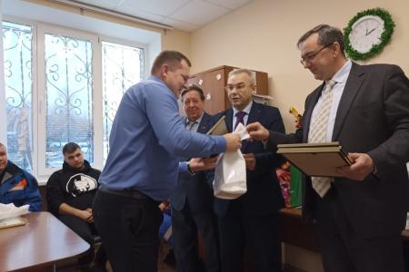 Московская область. По поручению депутата КПРФ Александра Наумова состоялось награждение работников предприятий в Кашире