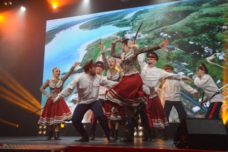 В Ростове-на-Дону состоялся праздничный концерт КПРФ, посвященный 100-летию СССР