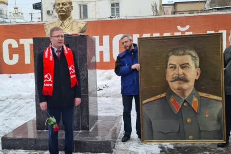 В Пензе отметили День рождения И.В. Сталина