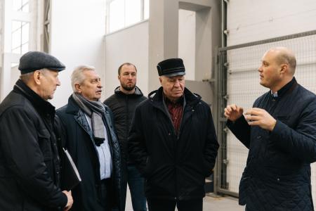 Краснодар. Коммунисты-депутаты Госдумы Н.И. Осадчий и В.И. Соболев побывали на станкостроительном заводе