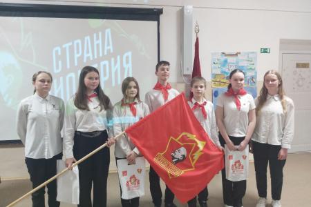 В канун столетия СССР в пермской школе «Диалог» состоялся торжественный приём в пионеры