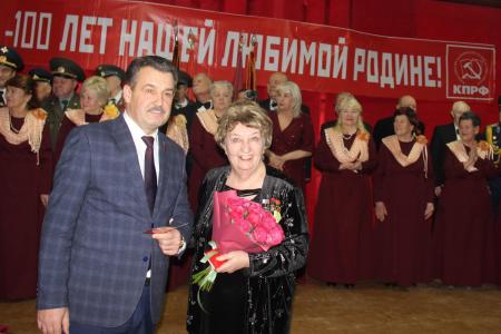 Брянские коммунисты провели торжественный вечер, посвящённый 100-летию СССР
