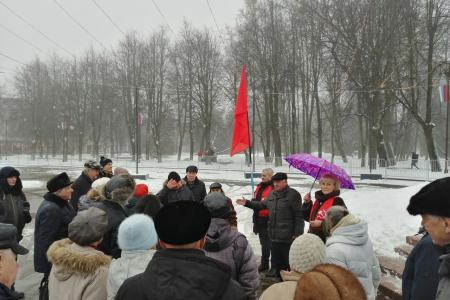 В Великом Новгороде состоялось торжественное возложение цветов к памятнику В.И. Ленину, посвящённое 100-летию образования СССР