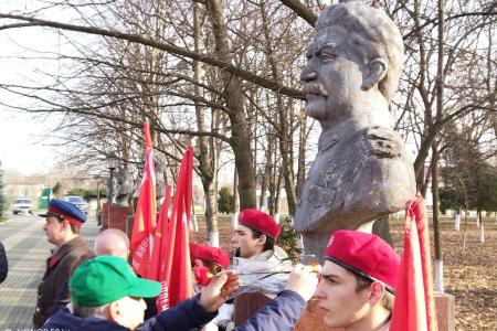 Краснодарский край, Белореченск. Активисты КПРФ Кубани и Республики Адыгея отметили День рождения И.В. Сталина