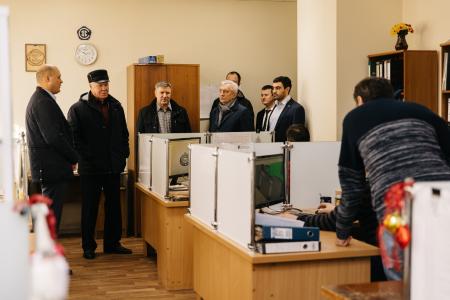 Краснодар. Коммунисты-депутаты Госдумы Н.И. Осадчий и В.И. Соболев побывали на станкостроительном заводе