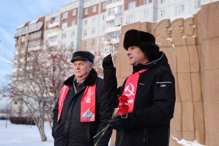 Красноярский край. КПРФ провела памятные мероприятия в честь 143-й годовщины со дня рождения И.В. Сталина
