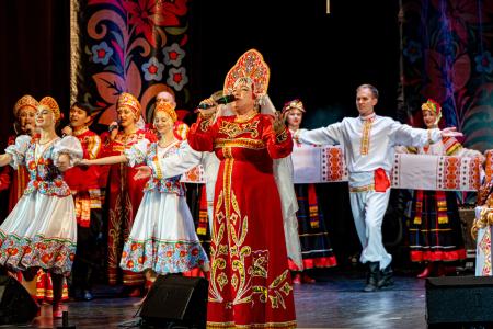 Курская область. Активисты КПРФ и «Русского лада» отметили юбилей Дома народного творчества