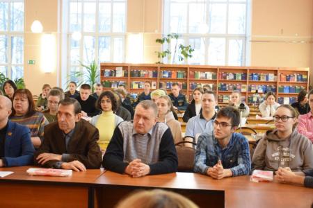 Ивановский обком КПРФ провёл в областной научной библиотеке круглый стол на тему: «СССР: истоки создания и причины распада»