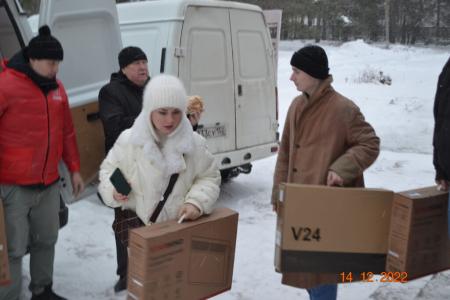 Нижегородские коммунисты направили в госпиталь гуманитарную помощь для раненых бойцов