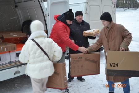 Нижегородские коммунисты направили в госпиталь гуманитарную помощь для раненых бойцов