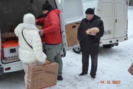 Нижегородские коммунисты направили в госпиталь гуманитарную помощь для раненых бойцов