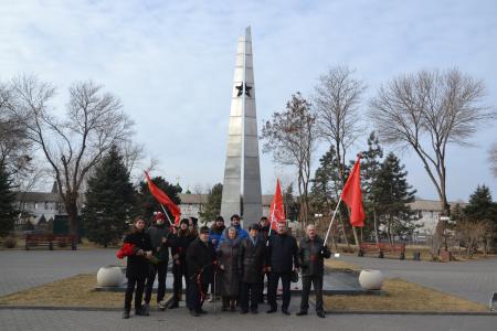 Астраханские коммунисты провели автопробег в честь 100-летия СССР