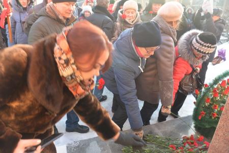 Новосибирские коммунисты провели автопробег в День рождения Иосифа Сталина