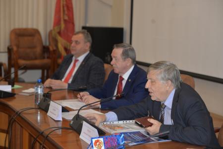 Новосибирск. В Академгородке открылась конференция к 100-летию СССР