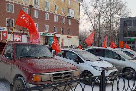 Свердловские коммунисты провели автопробеги, посвящённые 100-летию СССР