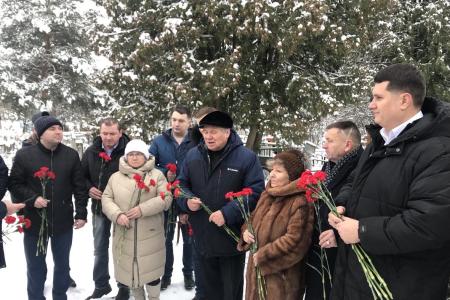 Коммунисты Тульской области почтили память народного Губернатора Тульской области В.А. Стародубцева