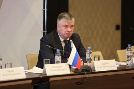 Леонид Калашников, Казбек Тайсаев и Владимир Исаков приняли участие в Российско-Грузинском форуме