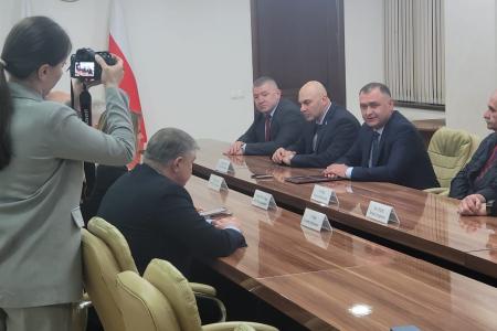 Казбек Тайсаев совместно с делегацией от Государственной Думы РФ прибыл в Южную Осетию