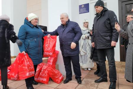 Казбек Тайсаев, Сергей Левченко, Ольга Ефимова совместно с делегацией от Государственной Думы прибыли в Луганскую Народную Республику