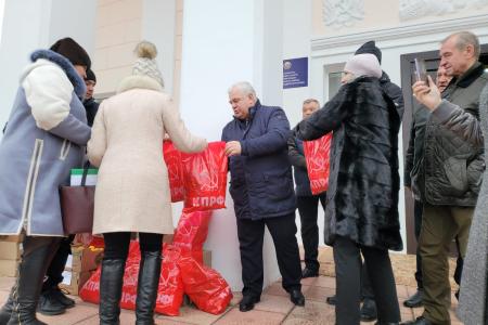 Казбек Тайсаев, Сергей Левченко, Ольга Ефимова совместно с делегацией от Государственной Думы прибыли в Луганскую Народную Республику