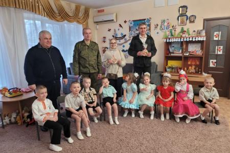 Продолжается рабочая поездка делегации КПРФ во главе с Казбеком Тайсаевым, Сергеем Левченко, Ольгой Ефимовой в ЛНР