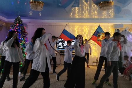 Продолжается рабочая поездка делегации КПРФ во главе с Казбеком Тайсаевым, Сергеем Левченко, Ольгой Ефимовой в ЛНР