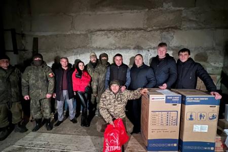 Сенатор А.М. Гибатдинов передал гуманитарную помощь для российских военнослужащих