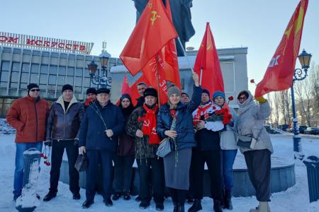 Калининградские коммунисты провели автопробег в честь 100-летия создания СССР