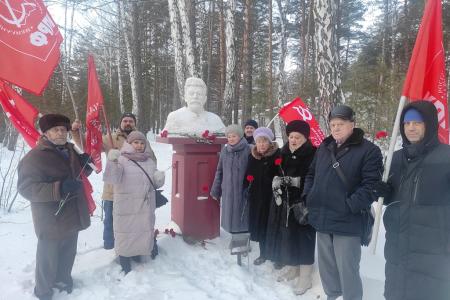 Тюменские коммунисты почтили память И.В. Сталина