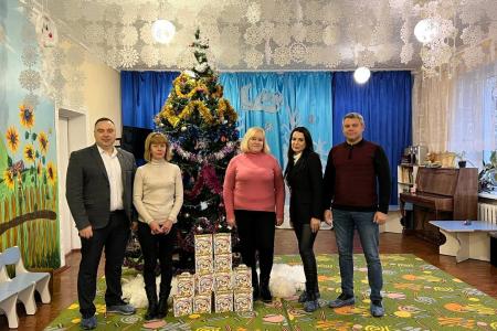 Дети из Херсонской области получили новогодние подарки от КПРФ