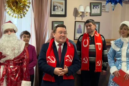 Курская область. Н.Н. Иванов посетил беженцев в детском спортивно-оздоровительном комплексе «Олимпиец»
