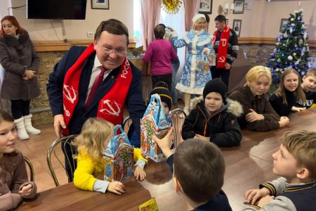 Курская область. Н.Н. Иванов посетил беженцев в детском спортивно-оздоровительном комплексе «Олимпиец»